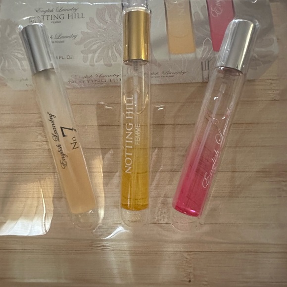 Comes with the box - #7, Notting Hill, and English Laundry - Picture 4 of 15